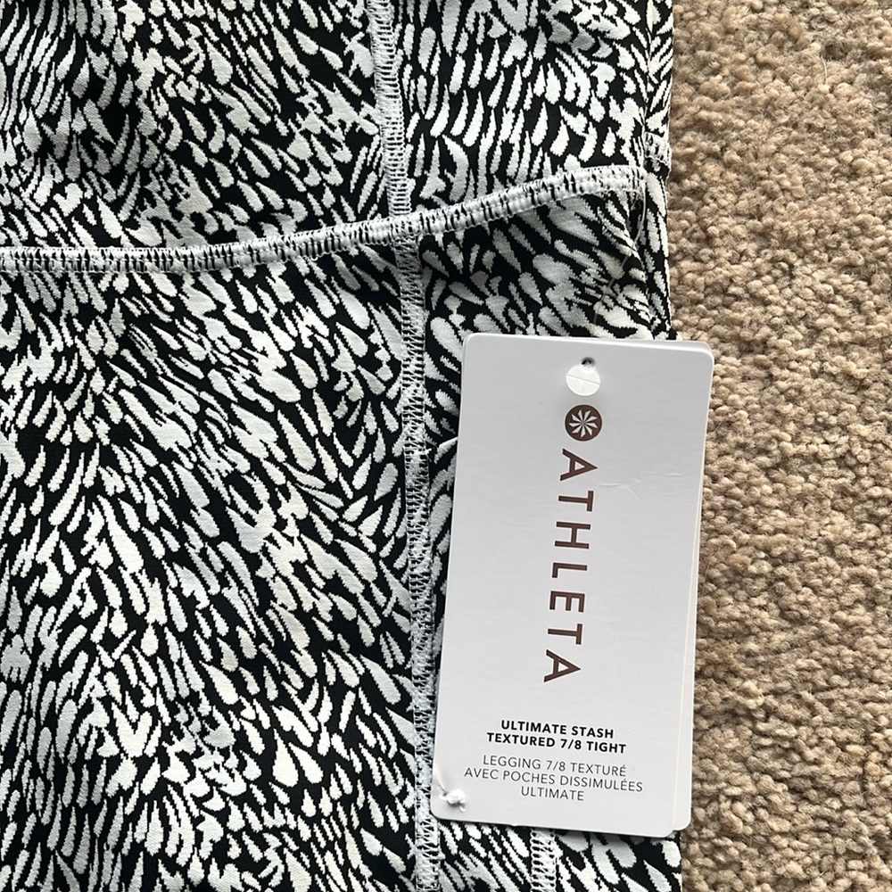 Athleta ultimate stash textured 7/8; size small